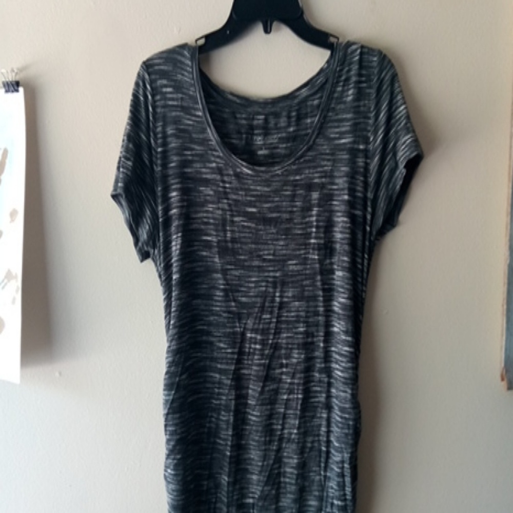 Tee-shirt maternity dress with ruched sides!!